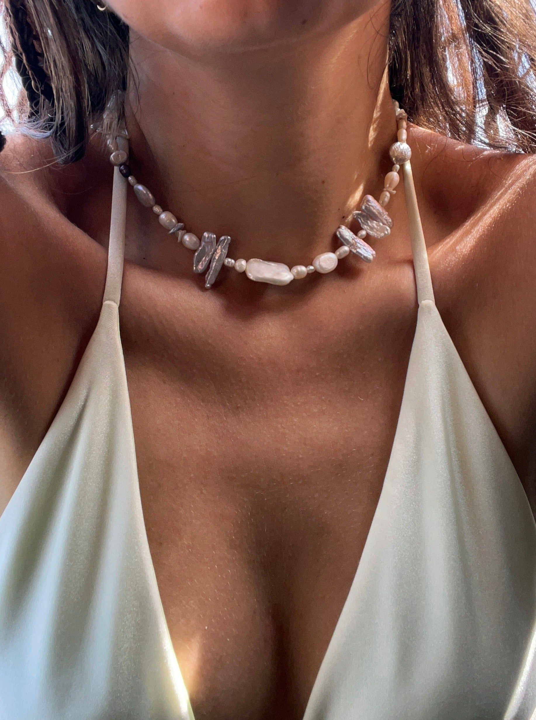 Pearl choker